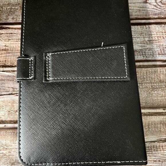 Tablet case and Keyboard. Can hold up to a 9” tablet. - Picture 7 of 8